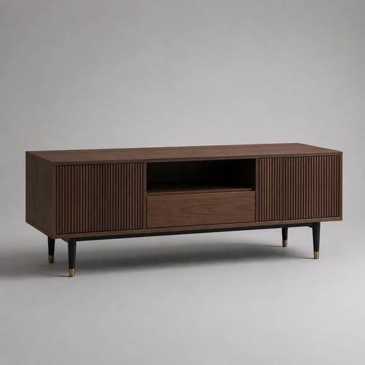 Mobile TV basso rettangolare in legno e metallo con 2 ante scanalate, cassetto e vano aperto, marrone noce/nero/ottone, 160 x 40 x 60 cm